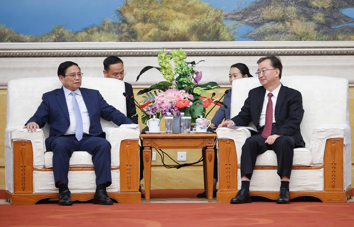 Thủ tướng Chính phủ Phạm Minh Chính tiếp Bí thư Tỉnh ủy tỉnh Vân Nam Vương Ninh. Ảnh: Nhật Bắc.