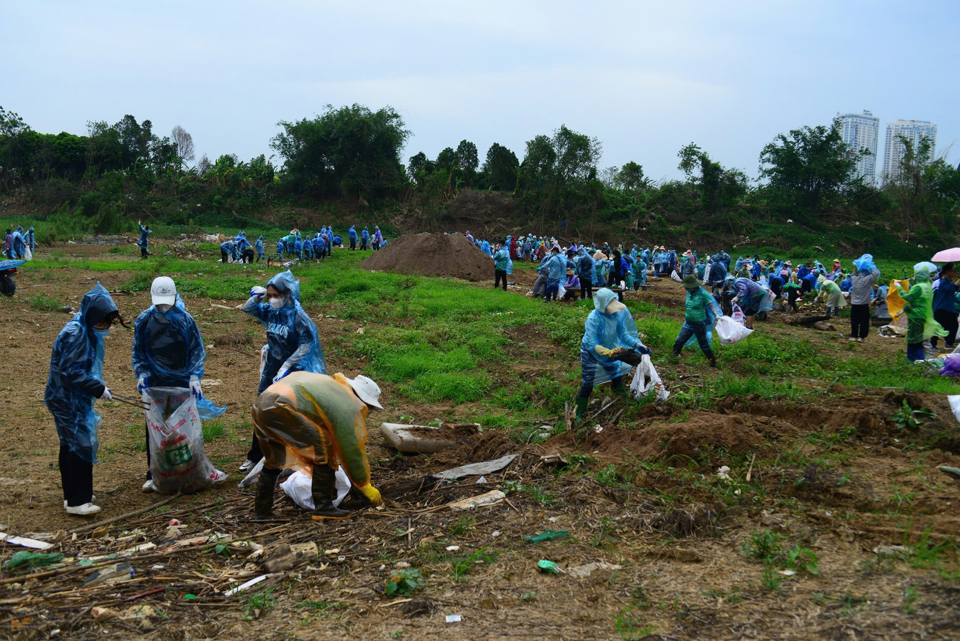 Khu vực này nhiều năm qua thường xuyên bị lấn chiếm, có nhiều rác thải.