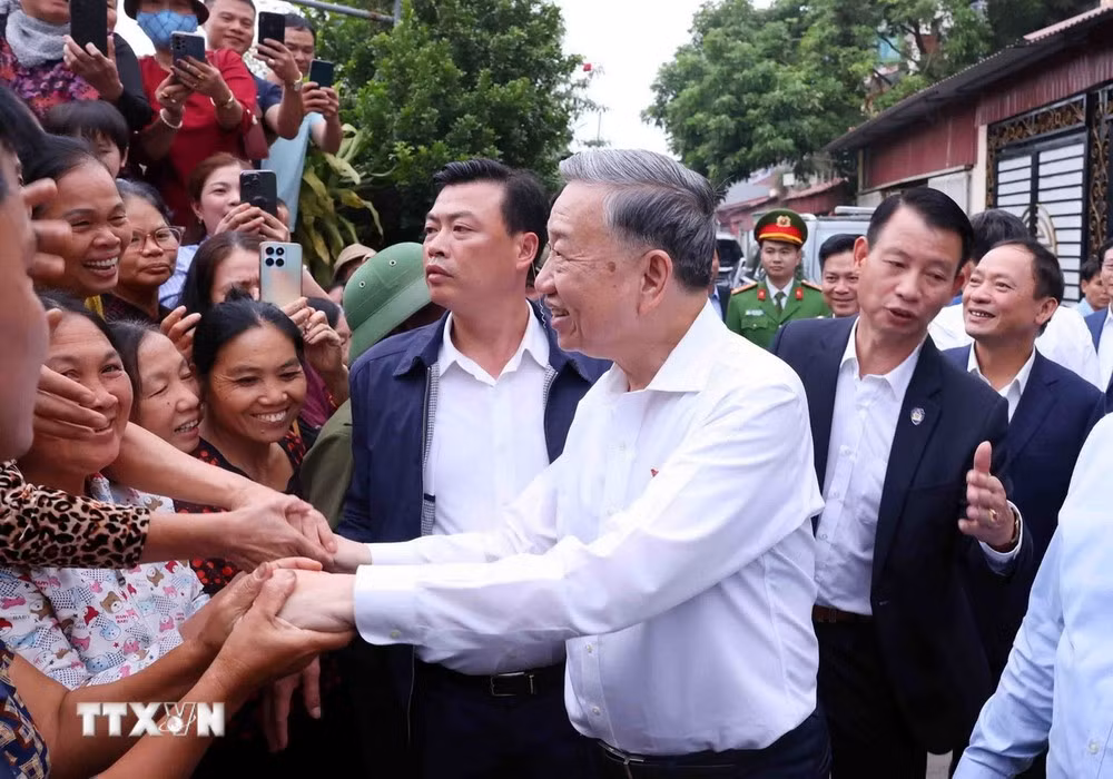 Tổng Bí thư Tô Lâm với người dân Hưng Yên. Ảnh: TTXVN. Tổng Bí thư Tô Lâm với người dân Hưng Yên. Ảnh: TTXVN.