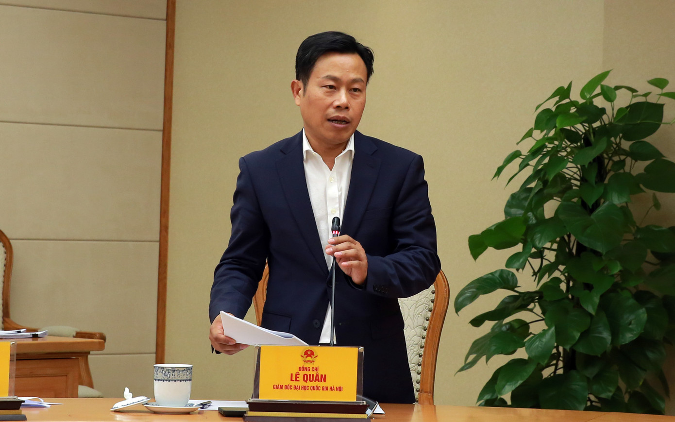 Giám đốc Đại học Quốc gia Hà Nội Lê Quân phát biểu tại cuộc làm việc. Ảnh: VGP.