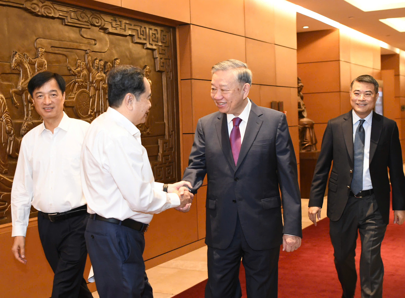 Tổng Bí thư, Chủ tịch nước Tô Lâm dự Hội nghị toàn quốc quán triệt, triển khai thực hiện Nghị quyết Hội nghị lần thứ mười Ban Chấp hành Trung ương Đảng khóa XIII. Ảnh: Như Ý. Tổng Bí thư, Chủ tịch nước Tô Lâm dự Hội nghị toàn quốc quán triệt, triển khai thực hiện Nghị quyết Hội nghị lần thứ mười Ban Chấp hành Trung ương Đảng khóa XIII. Ảnh: Như Ý.