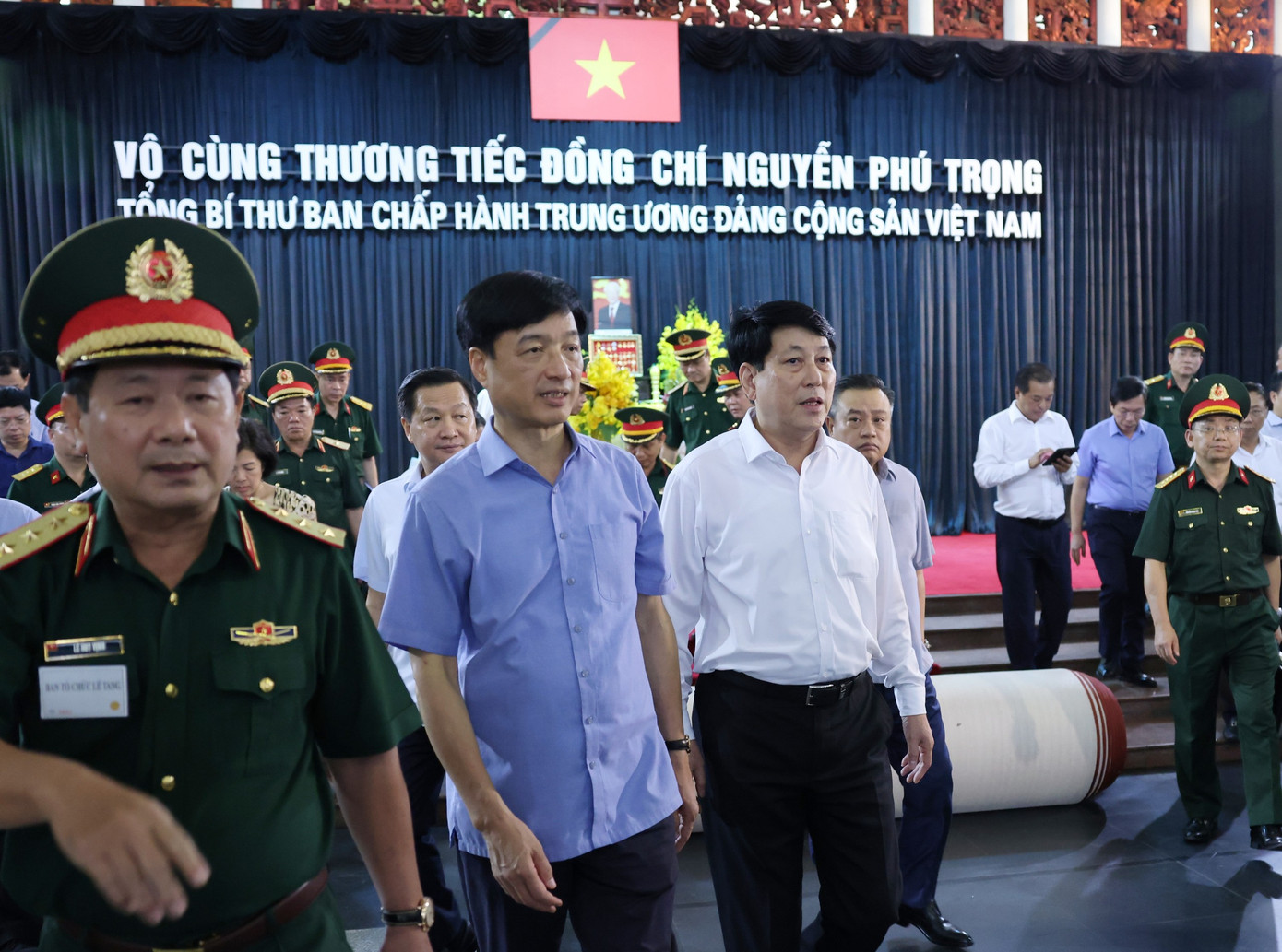 Thường trực Ban Bí thư Lương Cường kiểm tra công tác chuẩn bị Lễ tang Tổng Bí thư Nguyễn Phú Trọng tại Nhà tang lễ Quốc gia, chiều 24/7. Ảnh: Như Ý.