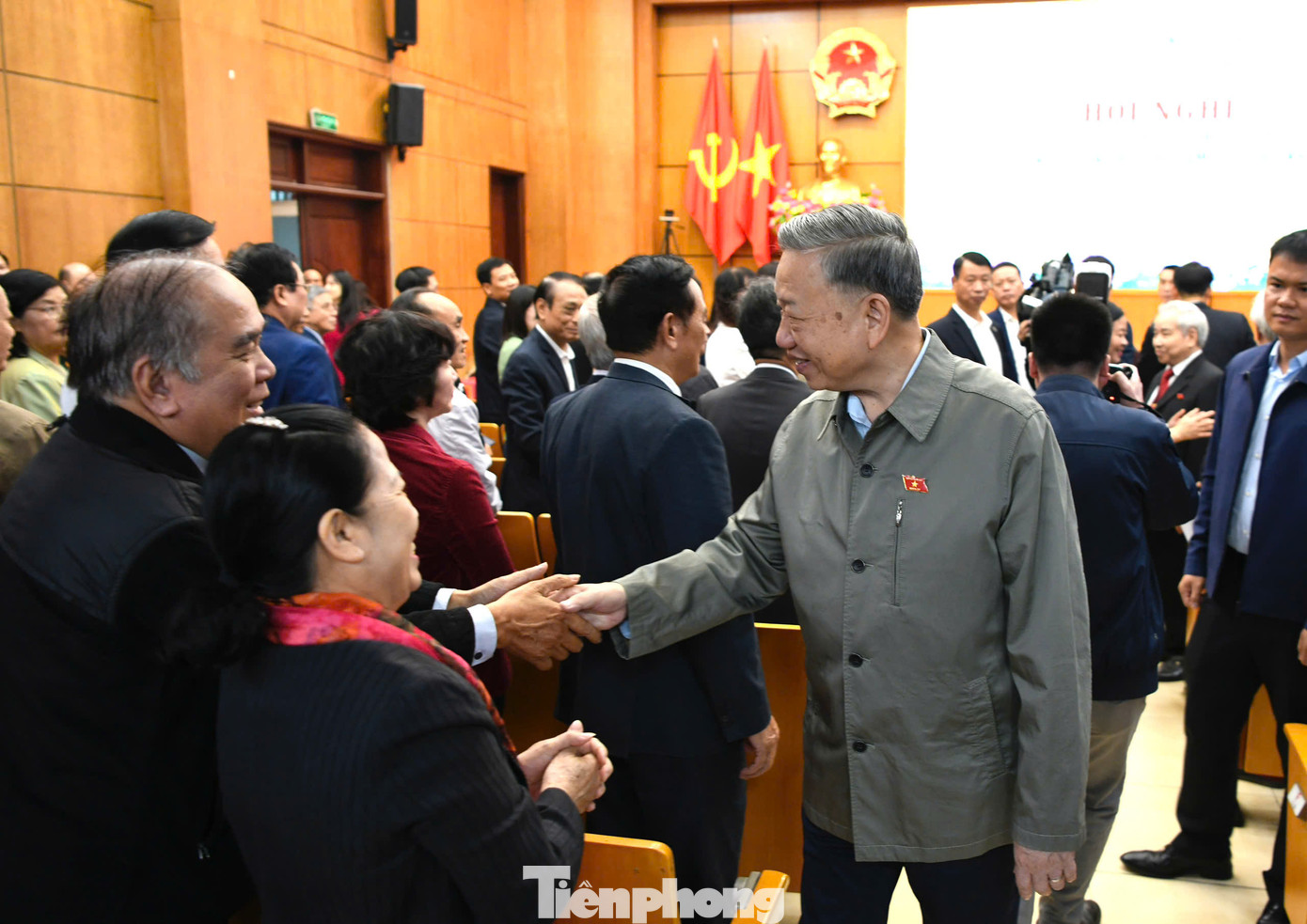 Tổng Bí thư Tô Lâm trao đổi với cử tri Hà Nội, ngày 3/12/2024. Ảnh: Như Ý.