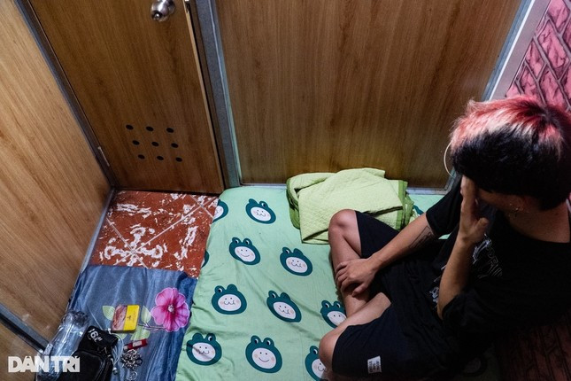 Một "hộp ngủ" ở Hà Nội. Ảnh: Báo Dân trí.