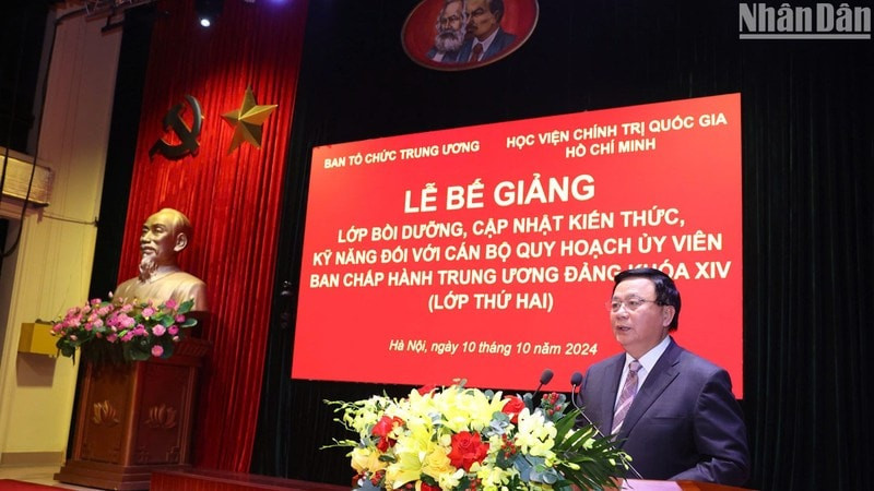 Ông Nguyễn Xuân Thắng - Giám đốc Học viện chính trị quốc gia Hồ Chí Minh phát biểu tại Lễ bế giảng Lớp bồi dưỡng, cập nhật kiến thức, kỹ năng đối với cán bộ quy hoạch Ủy viên BCH T.Ư Đảng khóa XIV (lớp thứ 2). Ảnh: nhandan.vn