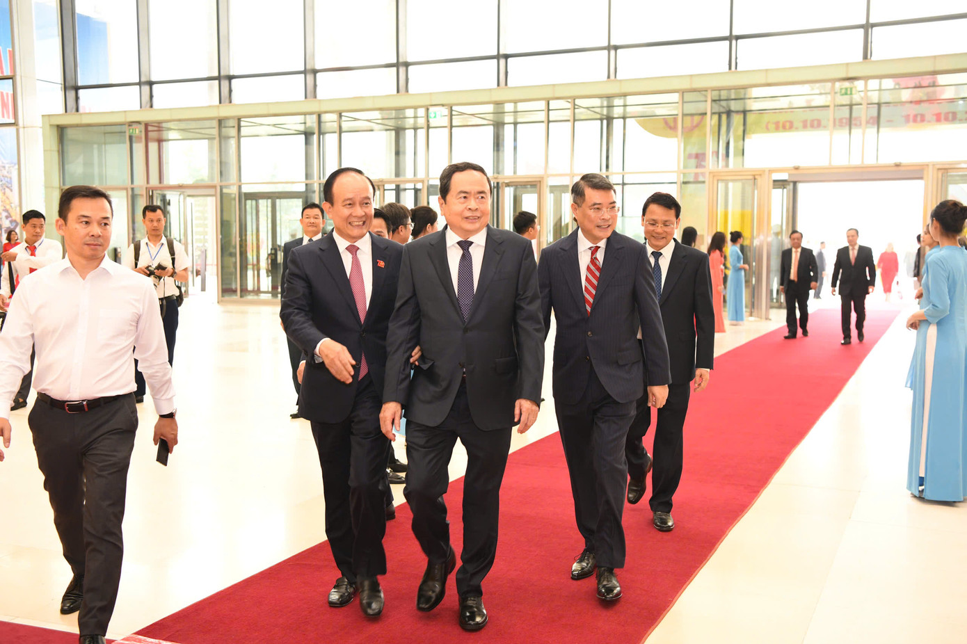 Chủ tịch Quốc hội Trần Thanh Mẫn đến dự chương trình. Ảnh: Như Ý. Chủ tịch Quốc hội Trần Thanh Mẫn đến dự chương trình. Ảnh: Như Ý.