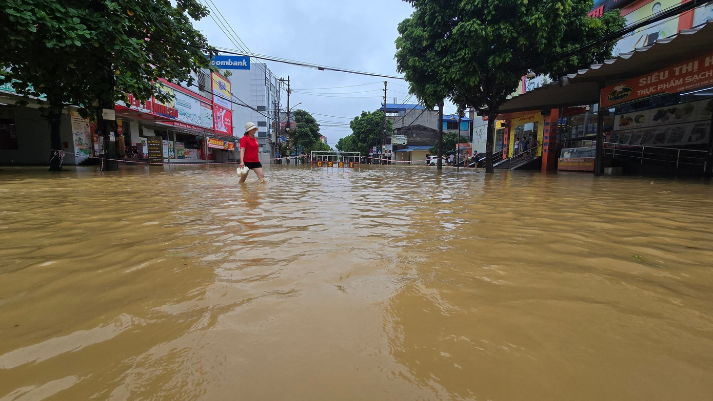 Sáng 10/9, theo ghi nhận của phóng viên Tiền Phong, tại một số khu vực ở thành phố Thái Nguyên, nước lũ đã rút so với cao điểm tối 9/9. Ảnh: Hoàng Mạnh Thắng Sáng 10/9, theo ghi nhận của phóng viên Tiền Phong, tại một số khu vực ở thành phố Thái Nguyên, nước lũ đã rút so với cao điểm tối 9/9. Ảnh: Hoàng Mạnh Thắng