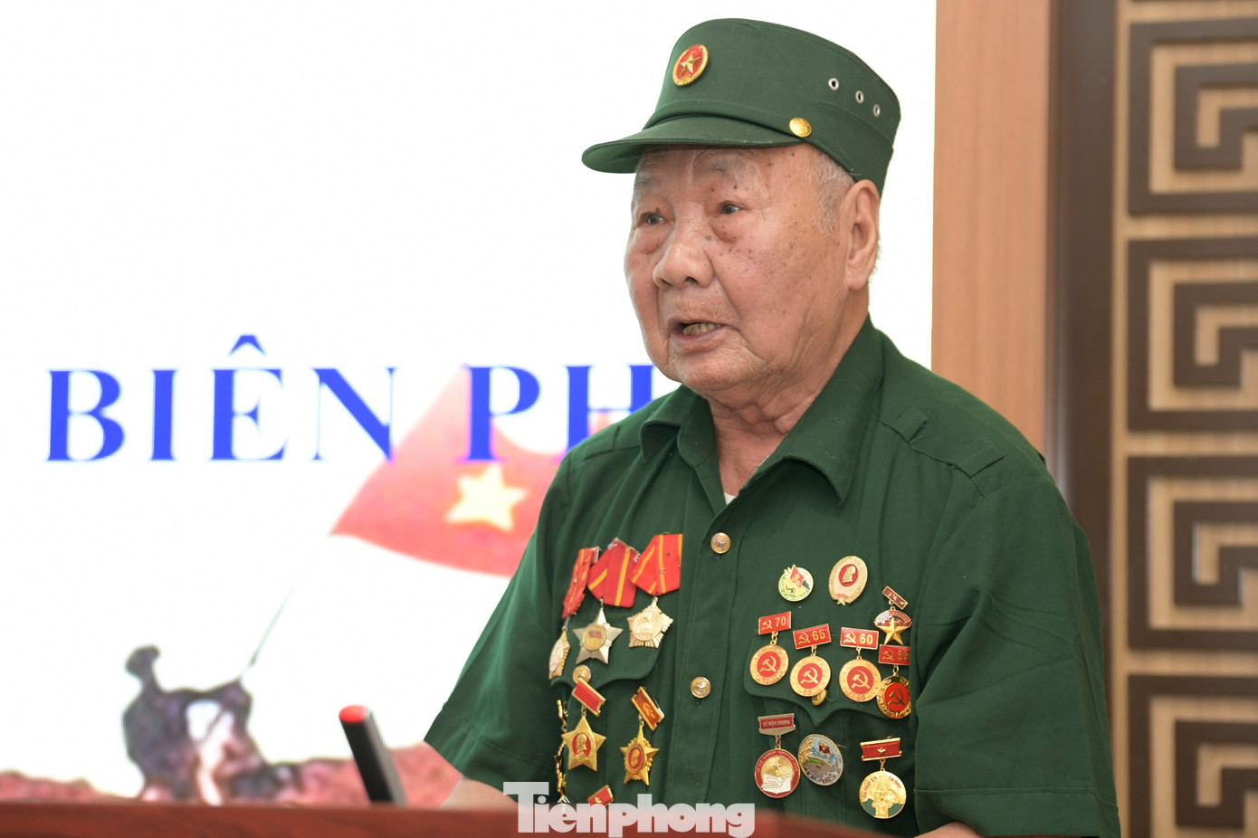 Cựu chiến binh Nguyễn Công Nuôi - từng tham gia chiến dịch Điện Biên Phủ, bày tỏ sự xúc động khi nhận được sự tri ân, lòng biết ơn của thế hệ con cháu với những hy sinh, mất mát của thế hệ đi trước.