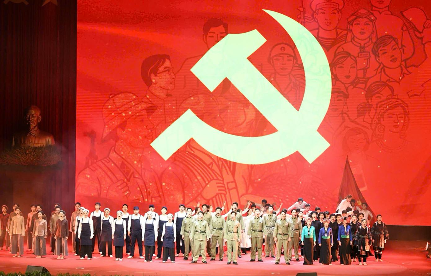 Các tiết mục văn nghệ tại chương trình kỷ niệm. Ảnh: Như Ý. Các tiết mục văn nghệ tại chương trình kỷ niệm. Ảnh: Như Ý.