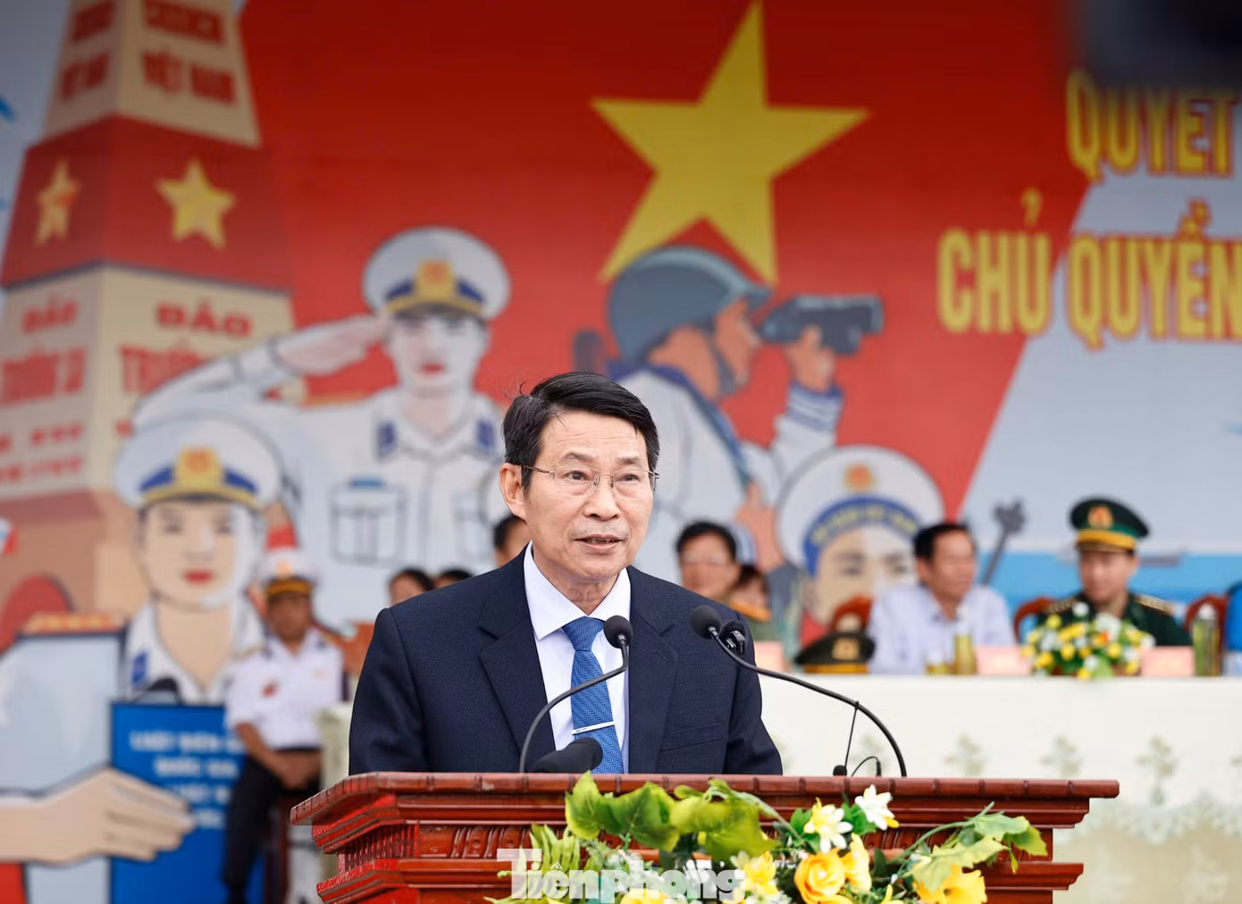 Phó Chủ tịch UBND tỉnh Khánh Hoà Đinh Văn Thiệu phát biểu giao nhiệm vụ cho đoàn công tác. Ảnh: Như Ý.