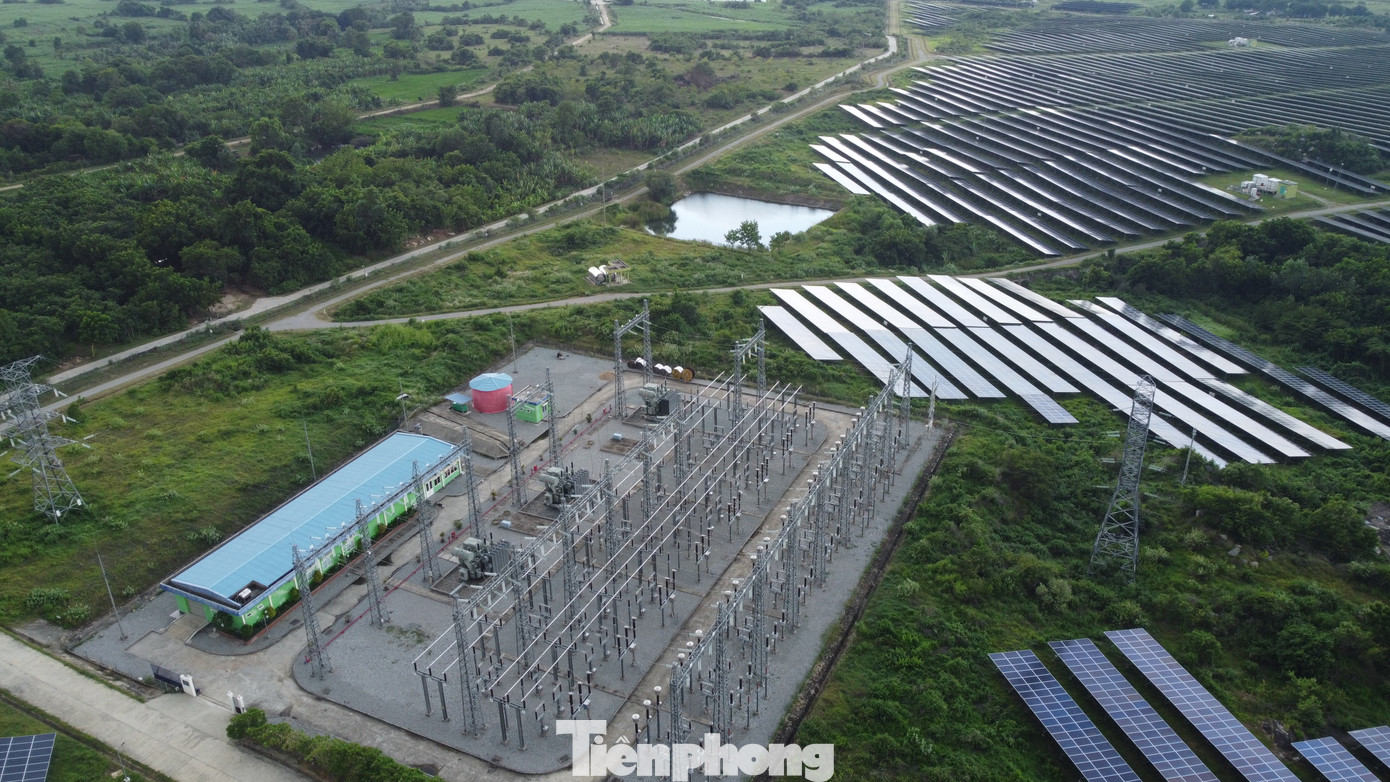 Nhà máy ĐMT CMX Renewable Energy Việt Nam (huyện Ninh Sơn), được khởi công năm 2018, công suất 168 MW xây dựng trên diện tích 186 ha, tổng mức đầu tư nhà máy xấp xỉ 4.400 tỷ đồng.