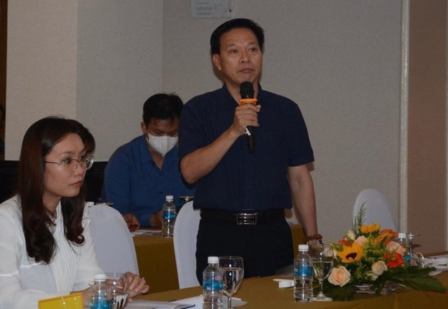 Ông Phan Thanh Liêm trả lời báo chí khi còn làm Phó Chủ tịch UBND TP Nha Trang.