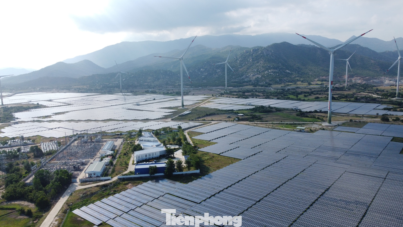 Nhà máy ĐMT Xuân Thiện - Thuận Bắc (huyện Thuận Bắc) cũng là doanh nghiệp nằm trong danh sách đang được Bộ Công an điều tra, đây là doanh nghiệp do Tập đoàn Xuân Thiện làm chủ đầu tư.