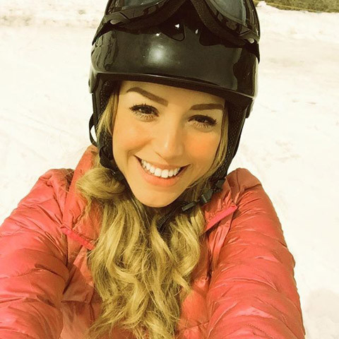 Ronaldo vụng trộm với nữ CĐV Barcelona ảnh 3