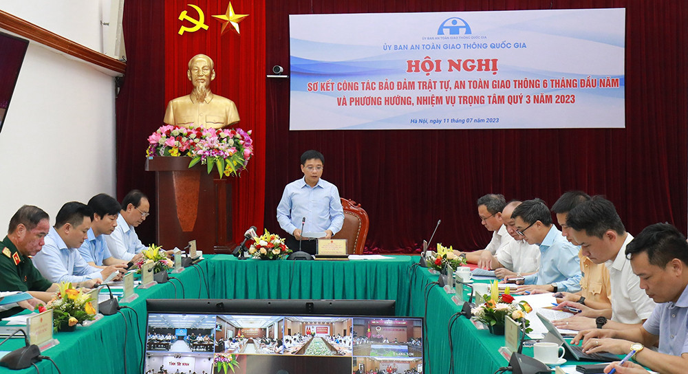 Hội nghị sơ kết 6 tháng đầu năm của Ủy ban ATGT quốc gia. Hội nghị sơ kết 6 tháng đầu năm của Ủy ban ATGT quốc gia.