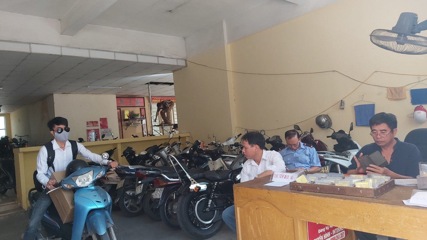 Nhiều khu chung cư ở Hà Nội lơi lỏng phòng dịch COVID-19 ảnh 2