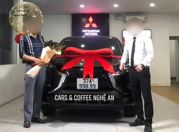 Mitsubishi Xpander biển số gánh '998.99'