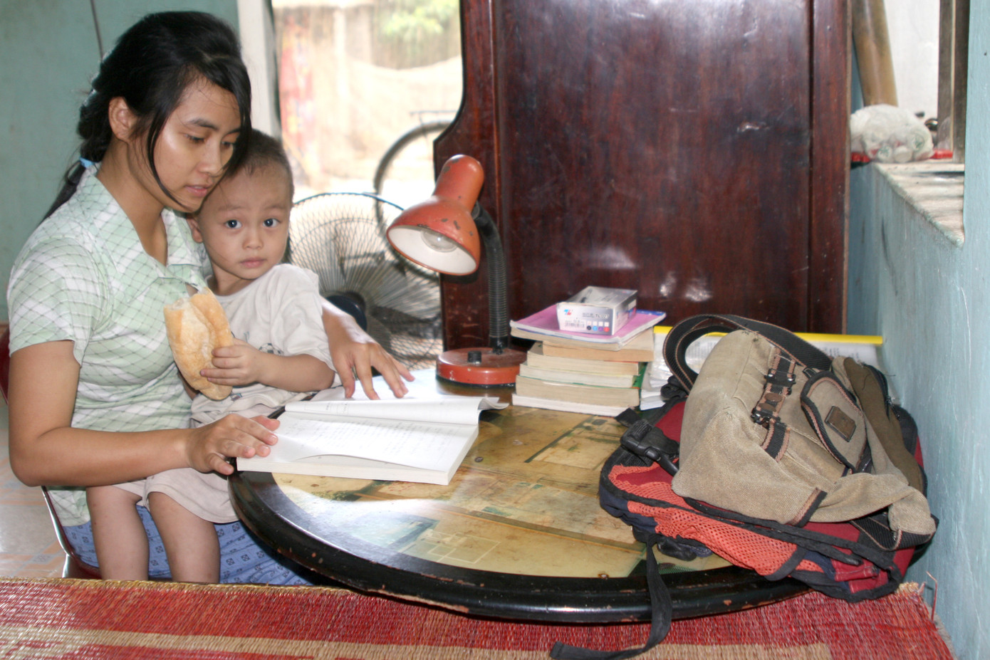 Hình ảnh học bài quen thuộc ở nhà của thủ khoa ĐH Y Hà Nội