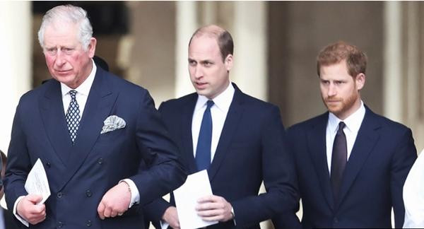 Dự định ban đầu là ba cha con sẽ có cuộc họp mặt riêng. Ảnh: Chris Jackson/ Getty Images.