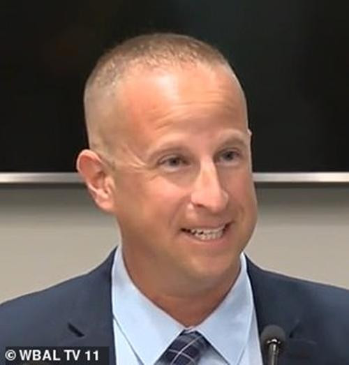 Bác sĩ David Vitberg. Ảnh: WBALTV 11. Bác sĩ David Vitberg. Ảnh: WBALTV 11.