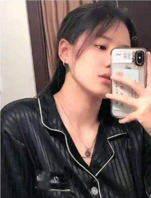 Ảnh selfie của Wang (sau đó đã bị cô xóa đi). Ảnh: Wang Luyao.