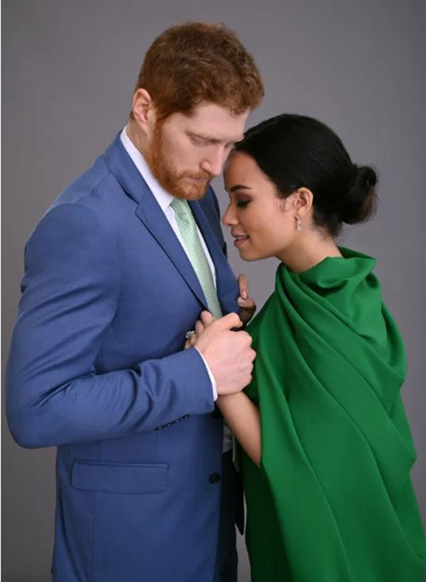 Hình ảnh đầu tiên của cặp đôi diễn viên sẽ đóng vai Harry và Meghan. Ảnh: Lifetime. Hình ảnh đầu tiên của cặp đôi diễn viên sẽ đóng vai Harry và Meghan. Ảnh: Lifetime.