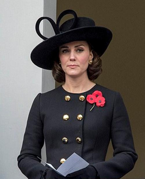Chiếc áo khoác này từng được Kate mặc vào năm 2017. Ảnh: David Parker. Chiếc áo khoác này từng được Kate mặc vào năm 2017. Ảnh: David Parker.