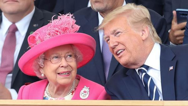 Cựu Tổng thống Trump luôn tỏ ra rất quý mến Nữ hoàng Anh. Ảnh: 4state News.