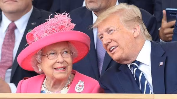 Cựu Tổng thống Trump luôn tỏ ra rất quý mến Nữ hoàng Anh. Ảnh: 4state News. Cựu Tổng thống Trump luôn tỏ ra rất quý mến Nữ hoàng Anh. Ảnh: 4state News.