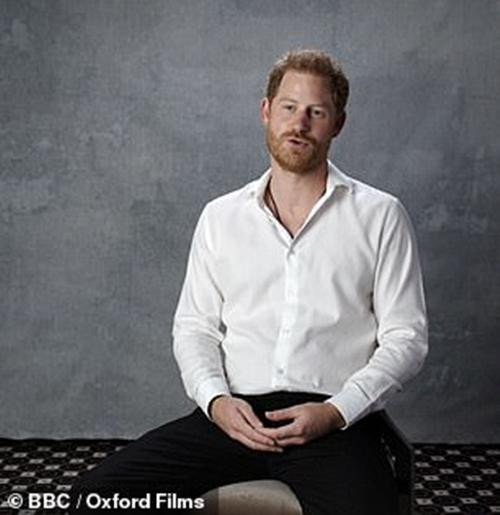 Harry trong phim tài liệu. Ảnh: BBC One/ Oxford Films.