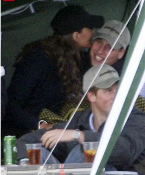 Ảnh: Bauer-Griffin Online. Ảnh: Bauer-Griffin Online.