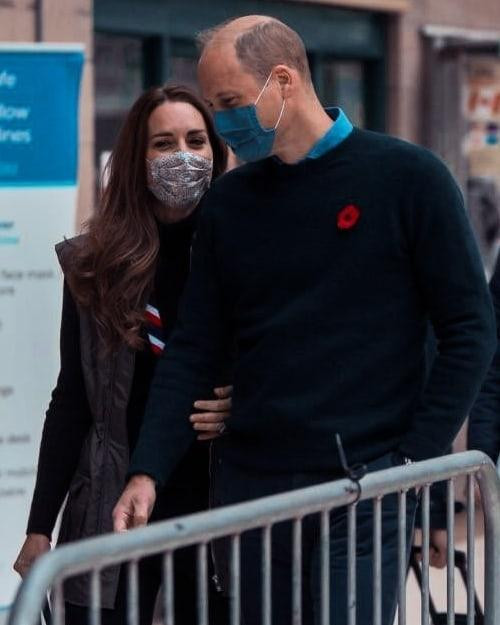 Lúc không làm việc thì lại khác... Ảnh: Instagram. Lúc không làm việc thì lại khác... Ảnh: Instagram.