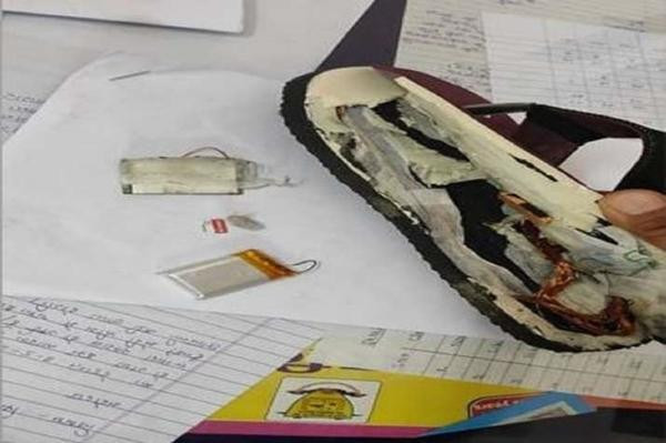 Nhiều người bất bình vì thí sinh dự thi để làm giáo viên mà lại tìm cách quay cóp thế này. Ảnh: India Times.