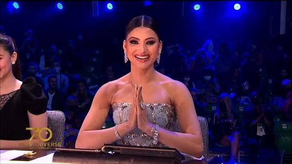 Rautela làm giám khảo tại Miss Universe 2021. Ảnh: Bollywood Hush.