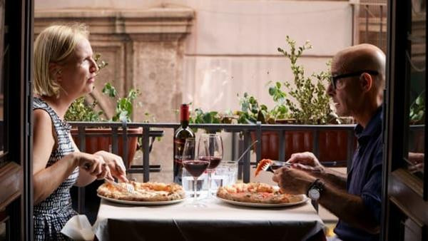 Series về đất nước và ẩm thực Ý được đánh giá cao hơn chương trình phỏng vấn của vợ chồng Harry - Meghan. Ảnh: CNN. Series về đất nước và ẩm thực Ý được đánh giá cao hơn chương trình phỏng vấn của vợ chồng Harry - Meghan. Ảnh: CNN.