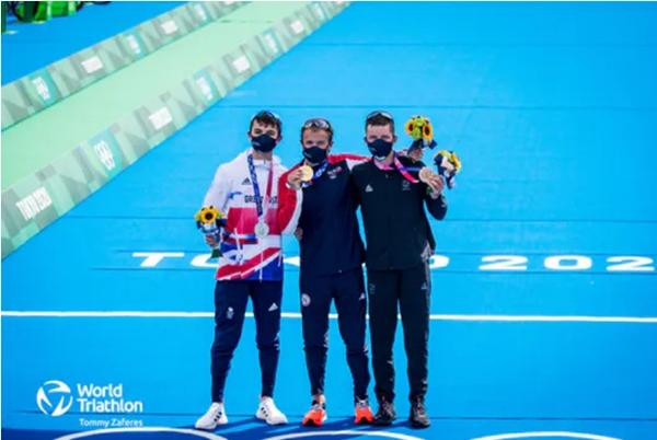 Các VĐV giành huy chương 3 môn phối hợp (nam). Ảnh: T247.