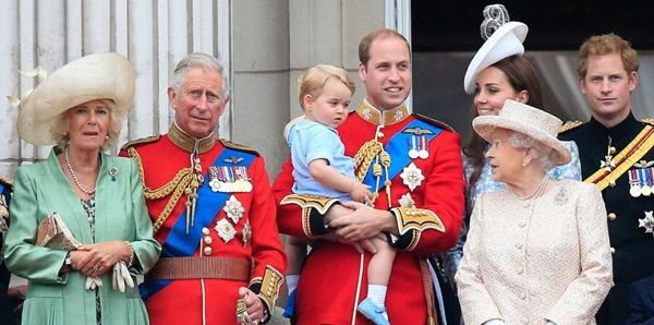 Những người đứng đầu danh sách kế vị là Thái tử Charles, Hoàng tử William, rồi đến 3 con của anh, rồi mới đến Hoàng tử Harry. Ảnh: Royal UK. Những người đứng đầu danh sách kế vị là Thái tử Charles, Hoàng tử William, rồi đến 3 con của anh, rồi mới đến Hoàng tử Harry. Ảnh: Royal UK.