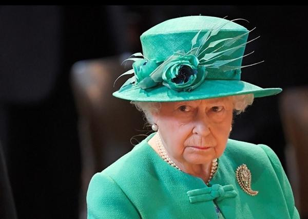 Nữ hoàng Anh được cho là đã sẵn sàng có hành động pháp lý nếu Harry tiếp tục chỉ trích Hoàng gia. Ảnh: AFP/ Getty.