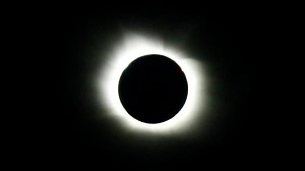 Mặt Trời màu đen. Ảnh: Twitter. Mặt Trời màu đen. Ảnh: Twitter.