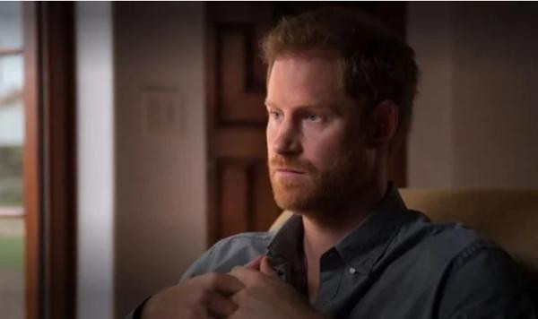 Harry có vẻ căm ghét cuộc sống ở Hoàng gia. Ảnh: Apple TV.
