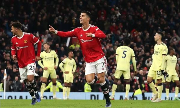 Ronaldo vẫn rất xuất sắc dù đã 36 tuổi. Ảnh: Matthew Peters/ Manchester United/ Getty Images.