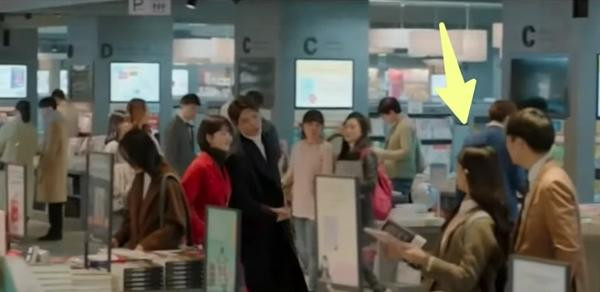 Tuy Noreen đóng nhiều phim nhưng khán giả rất hiếm khi thấy mặt cô. Ảnh: Korea Times. Tuy Noreen đóng nhiều phim nhưng khán giả rất hiếm khi thấy mặt cô. Ảnh: Korea Times.