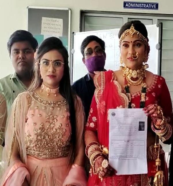 Thi xong về làm đám cưới cũng chưa muộn. Ảnh: Vibes of India.