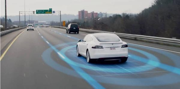 Xe Tesla được cho là có hệ thống lái tự động tốt nhất trong số các hãng xe. Ảnh: Tesla.