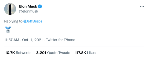 Elon đăng tweet chọc tức Jeff Bezos sau khi bản thân trở thành người giàu nhất thế giới, đẩy Jeff xuống vị trí thứ hai. (Ảnh chụp màn hình Twitter).