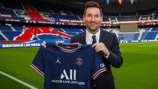 Messi trở thành cầu thủ của PSG. Ảnh: Twitter.