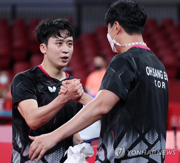 VĐV Jung Young-sik người Hàn mừng chiến thắng trước VĐV Hy Lạp. Ảnh: Yonhap. VĐV Jung Young-sik người Hàn mừng chiến thắng trước VĐV Hy Lạp. Ảnh: Yonhap.