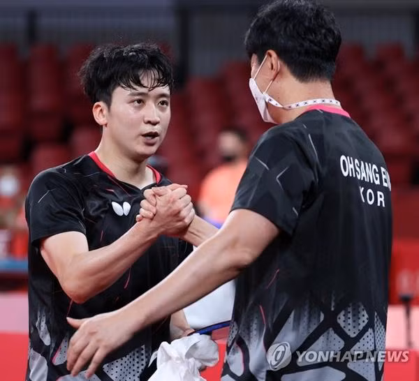 VĐV Jung Young-sik người Hàn mừng chiến thắng trước VĐV Hy Lạp. Ảnh: Yonhap.