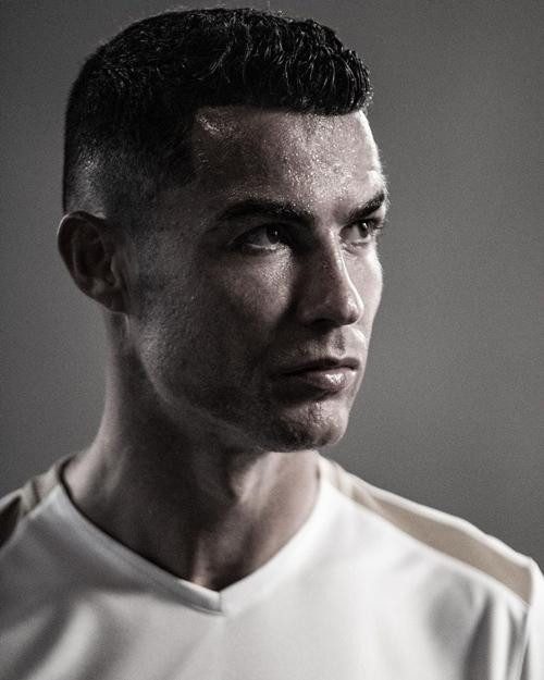 Bức ảnh mà Ronaldo đăng kèm "tâm thư". Ảnh: @cristiano.