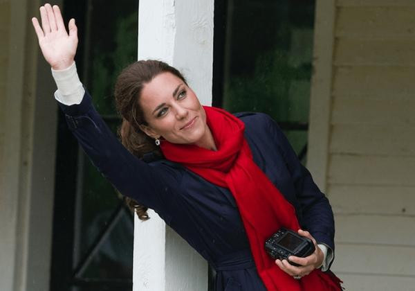 Kate rất thích chụp ảnh. Ảnh: Pool/ Getty Images. Kate rất thích chụp ảnh. Ảnh: Pool/ Getty Images.